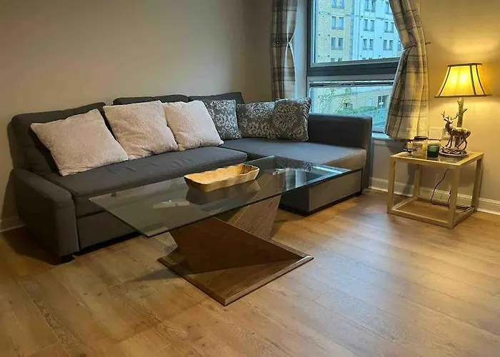 Modern Edinburgh Apartment 2 Bedrooms & Two Bathrooms